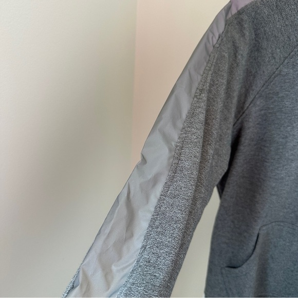 Jared Lang – Reflective Tape Knit Hoodie Gray Size Medium - Picture 4 of 11